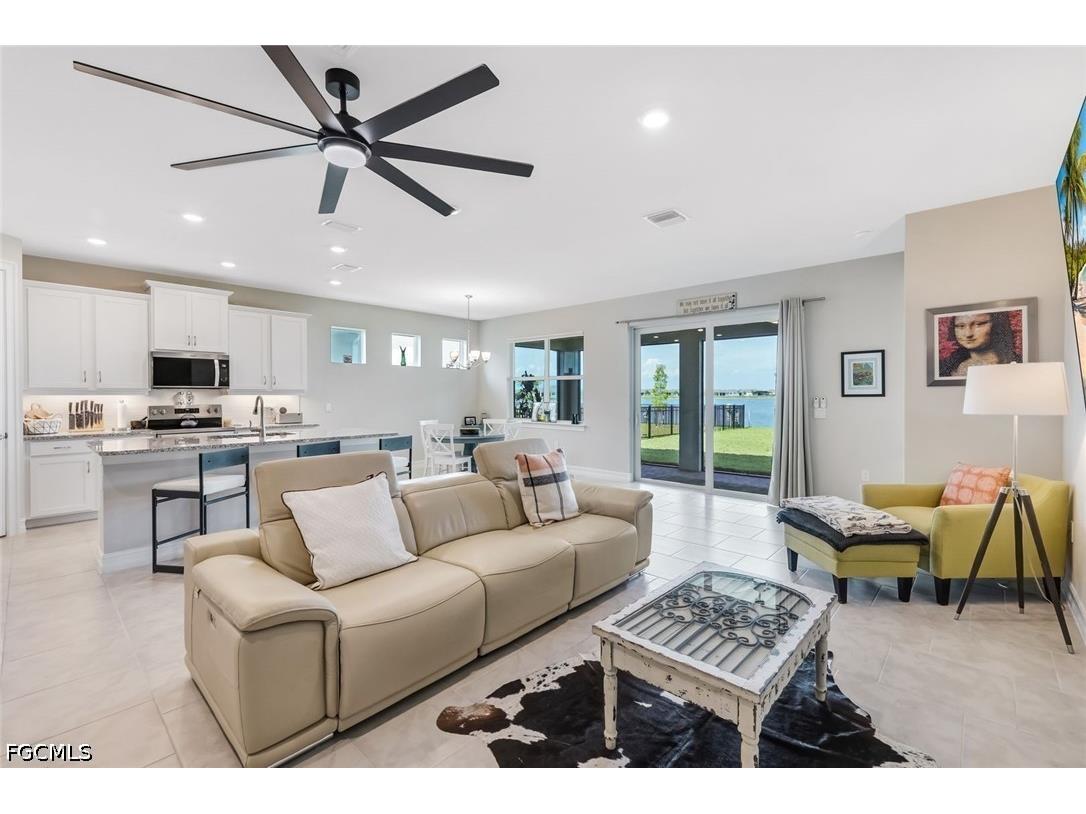 451 Spring Hill Lake Loop Cape Coral FL 33993 2026026912 image6