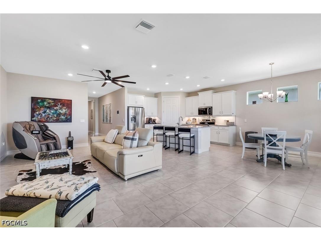 451 Spring Hill Lake Loop Cape Coral FL 33993 2026026912 image9