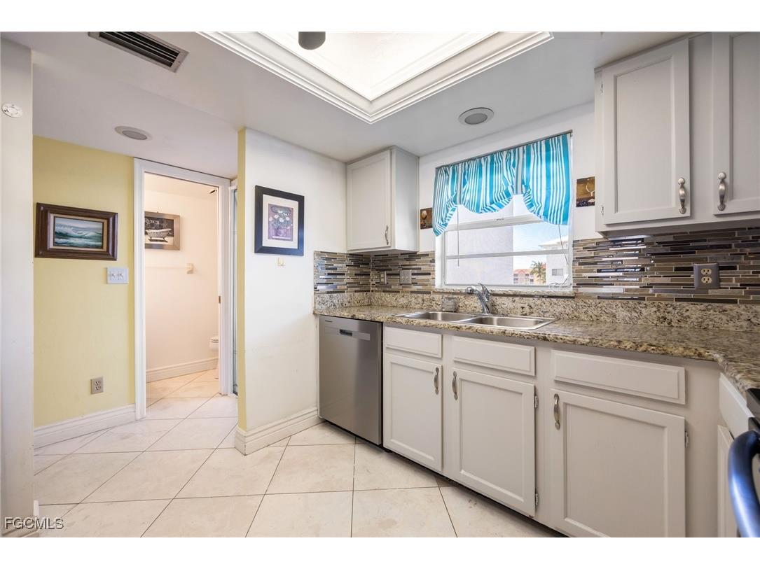 4511 Bay Beach Lane #315 Fort Myers Beach FL 33931 2025012735 image7