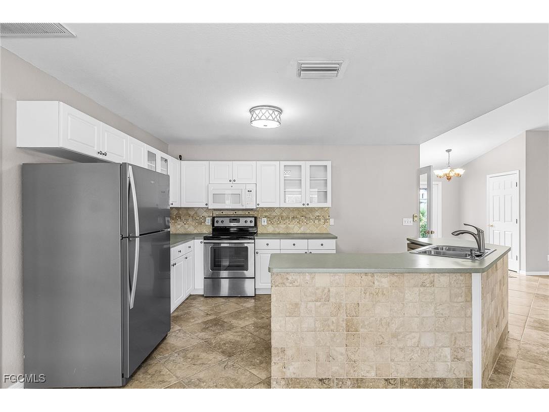 4512 SW 20th Avenue Cape Coral FL 33914 2025014385 image6