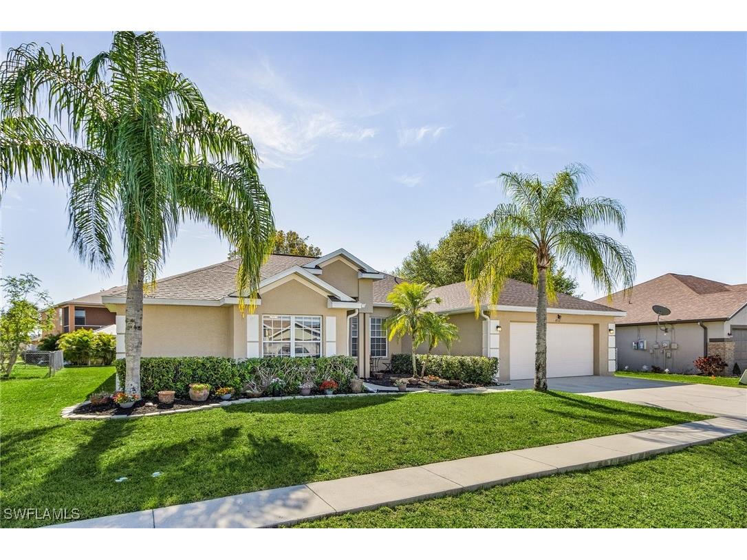 4512 Varsity Circle Lehigh Acres FL 33971 224065197 image1