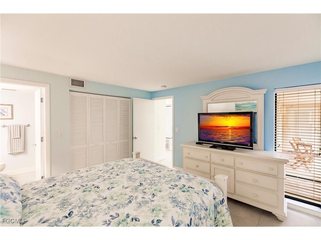 4515 Windjammer Lane Fort Myers FL 33919 2025022568 image15