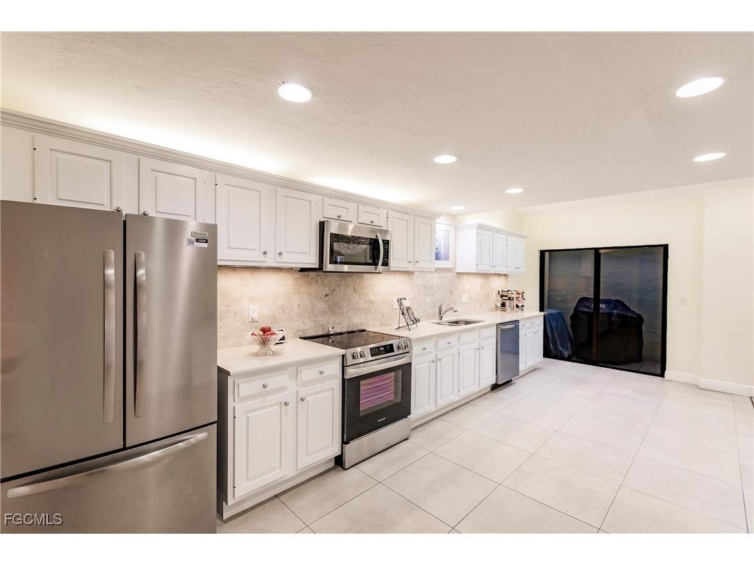 4515 Windjammer Lane Fort Myers FL 33919 2025022568 image3