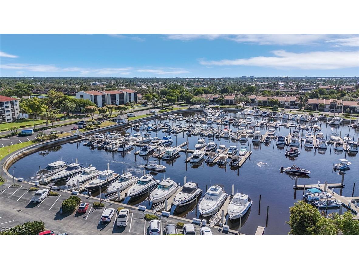 4515 Windjammer Lane Fort Myers FL 33919 2025022568 image39