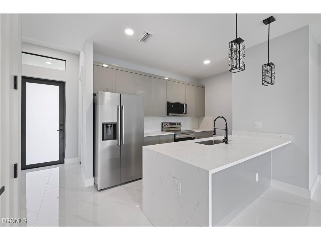 4517/4519 24th St Sw Lehigh Acres FL 33973 2025007729 image5