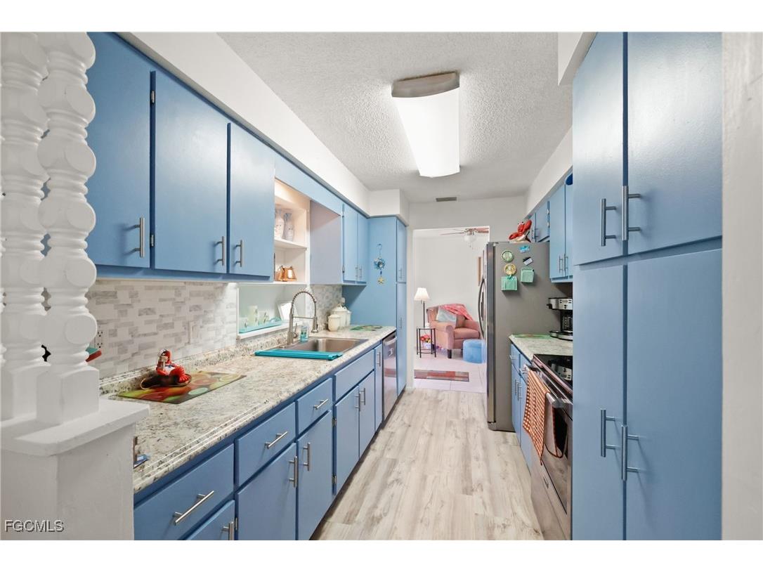 4517 Vinsetta Avenue North Fort Myers FL 33903 2025006173 image5