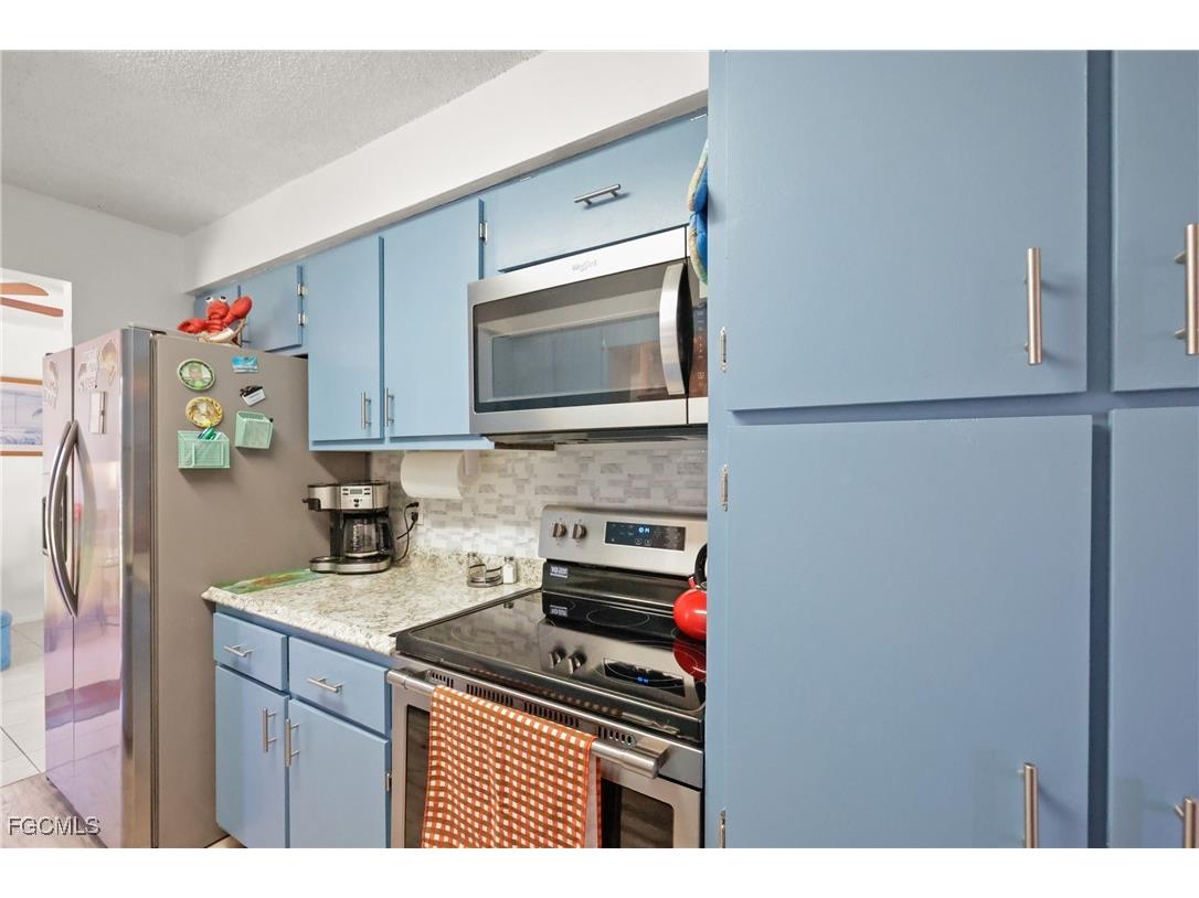 4517 Vinsetta Avenue North Fort Myers FL 33903 2025006173 image6