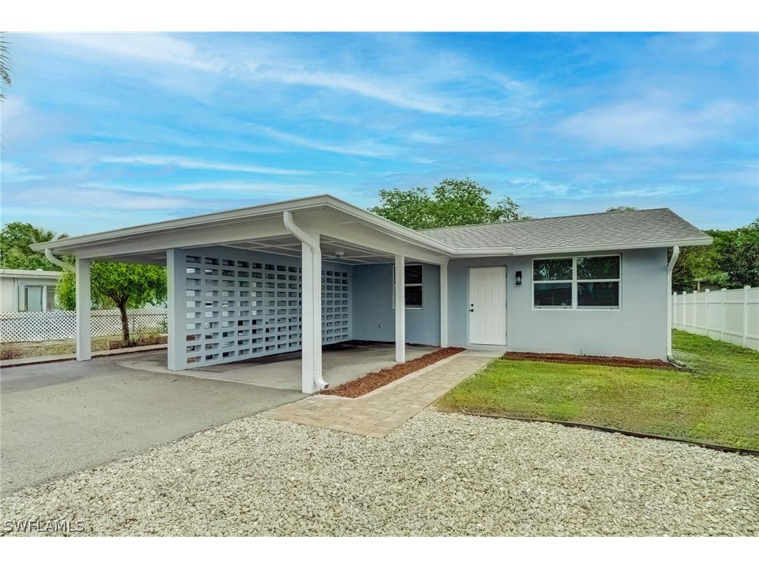 4518 W Alhambra Circle Naples FL 34103 226006287 image2