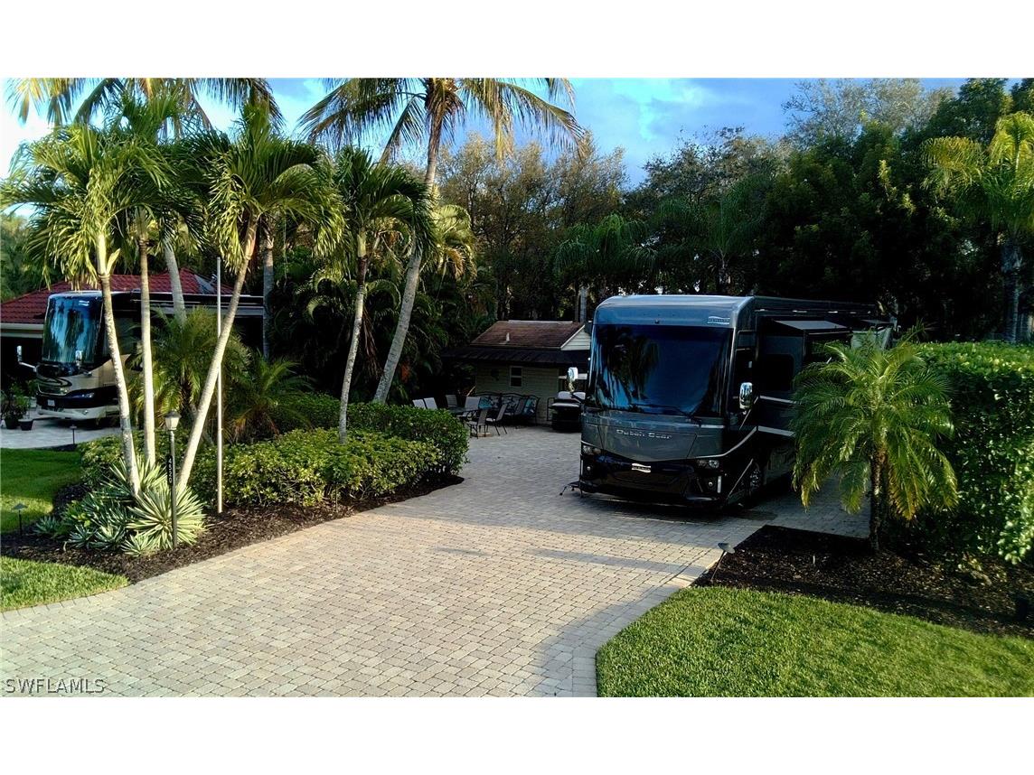 4520 Southern Breeze Drive Naples FL 34114 226010283 image1