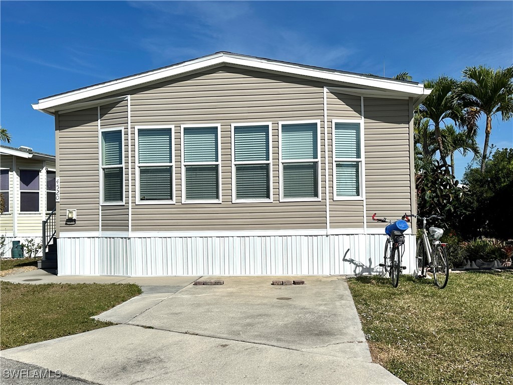 4520 Split Log Lane E Estero FL 33928 225031888 image1