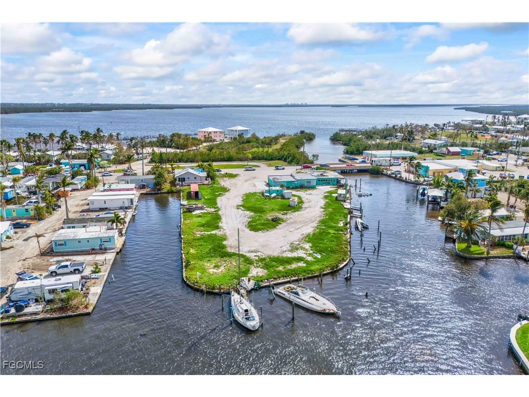 4520 and 4530 Pine Island Road NW Matlacha FL 33993 2025021614 image11