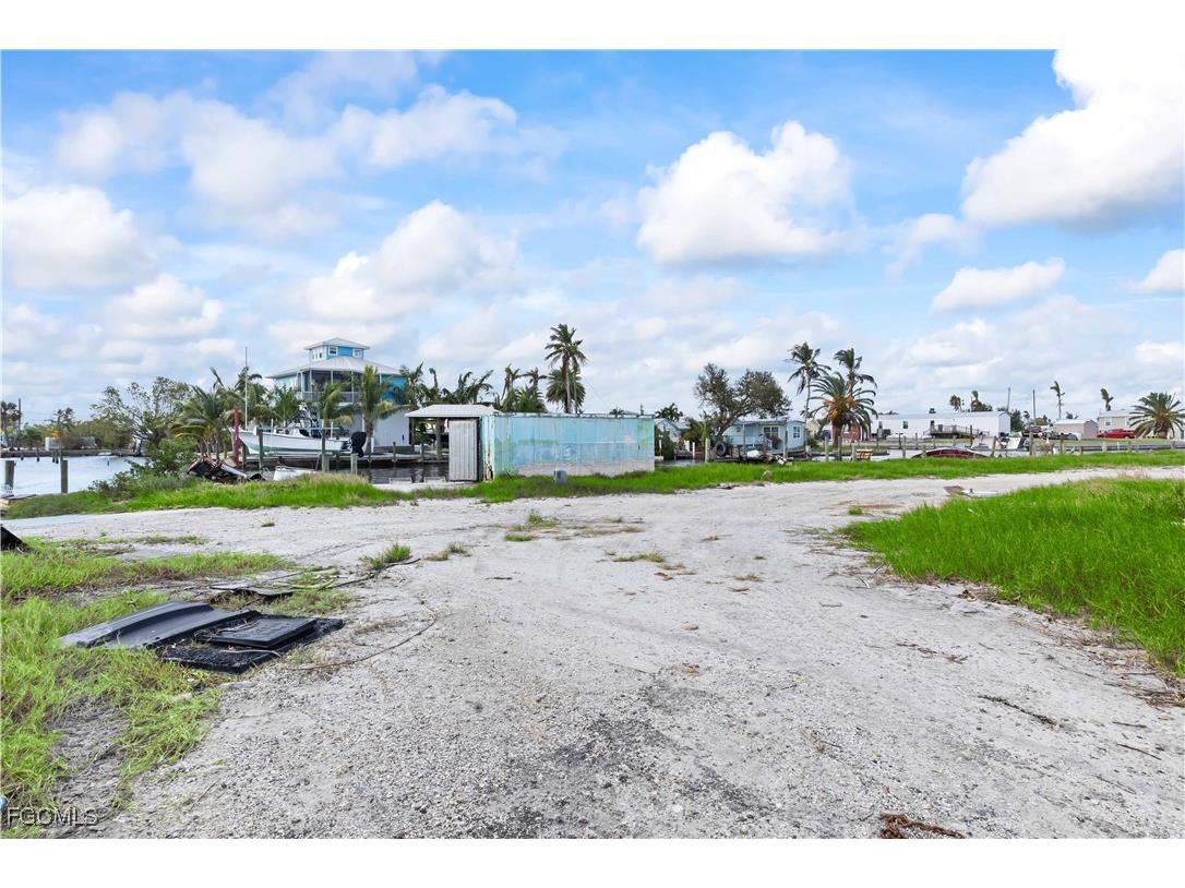 4520 and 4530 Pine Island Road NW Matlacha FL 33993 2025021614 image18