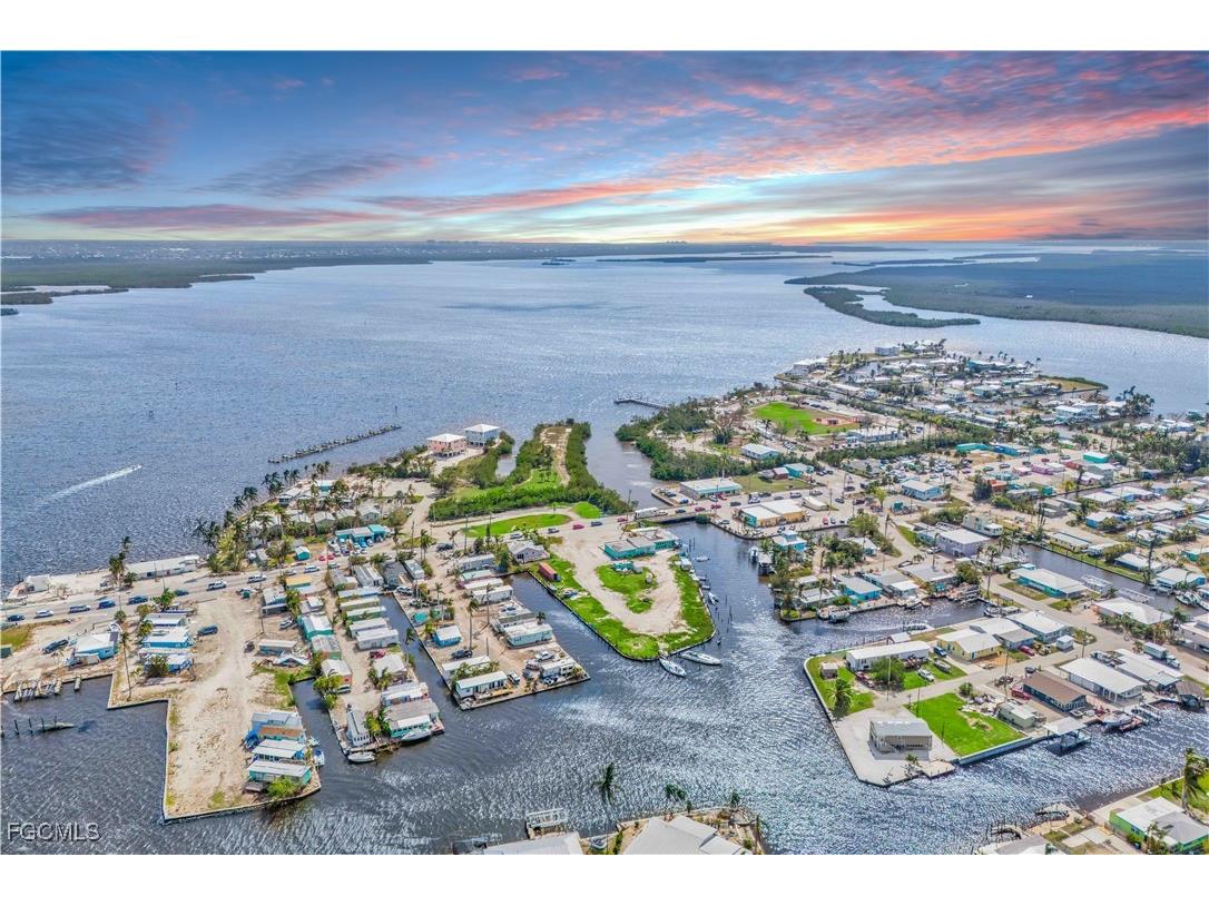 4520 and 4530 Pine Island Road NW Matlacha FL 33993 2025021614 image2