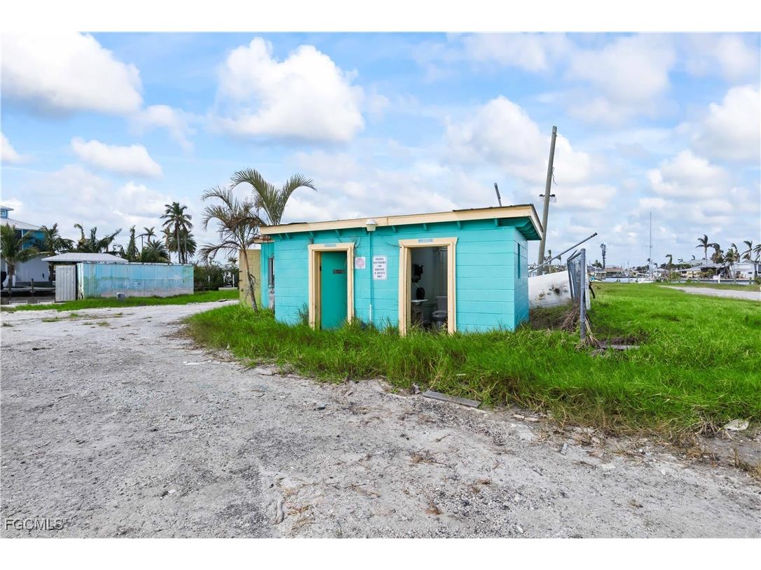 4520 and 4530 Pine Island Road NW Matlacha FL 33993 2025021614 image22