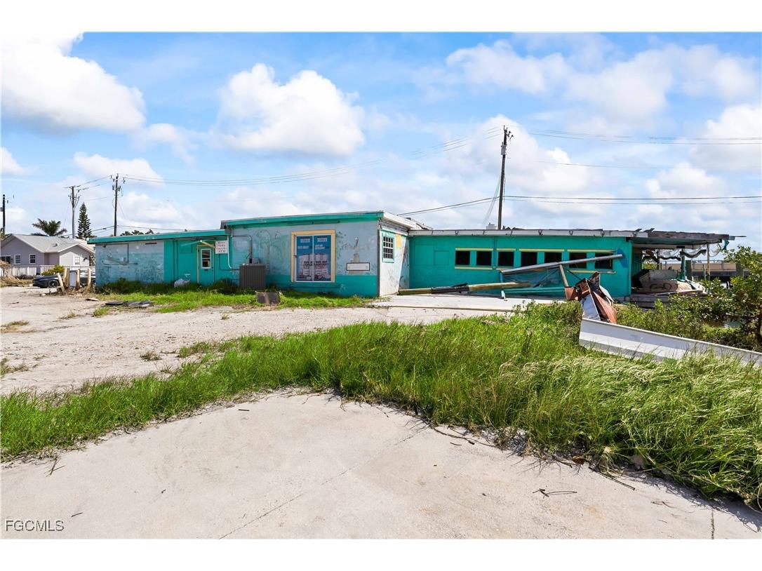 4520 and 4530 Pine Island Road NW Matlacha FL 33993 2025021614 image24