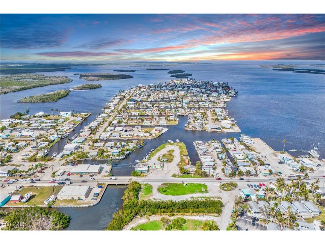 4520 and 4530 Pine Island Road NW Matlacha FL 33993 2025021614 image3