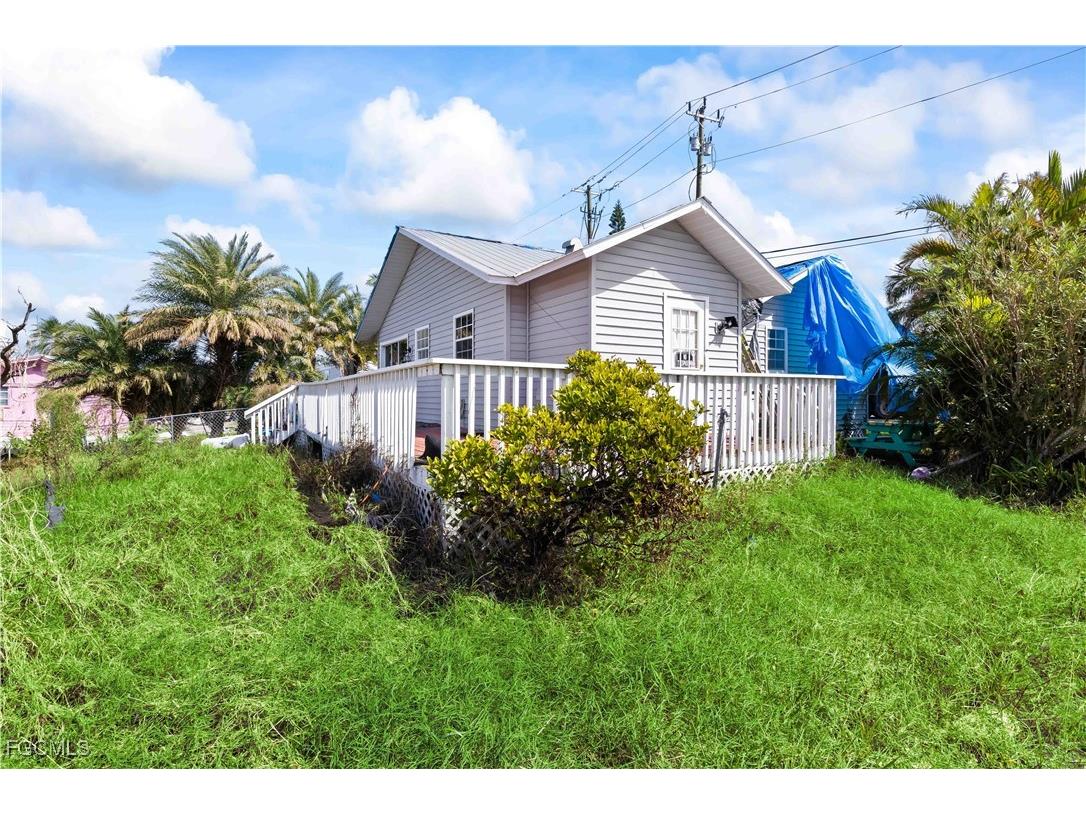 4520 and 4530 Pine Island Road NW Matlacha FL 33993 2025021614 image34