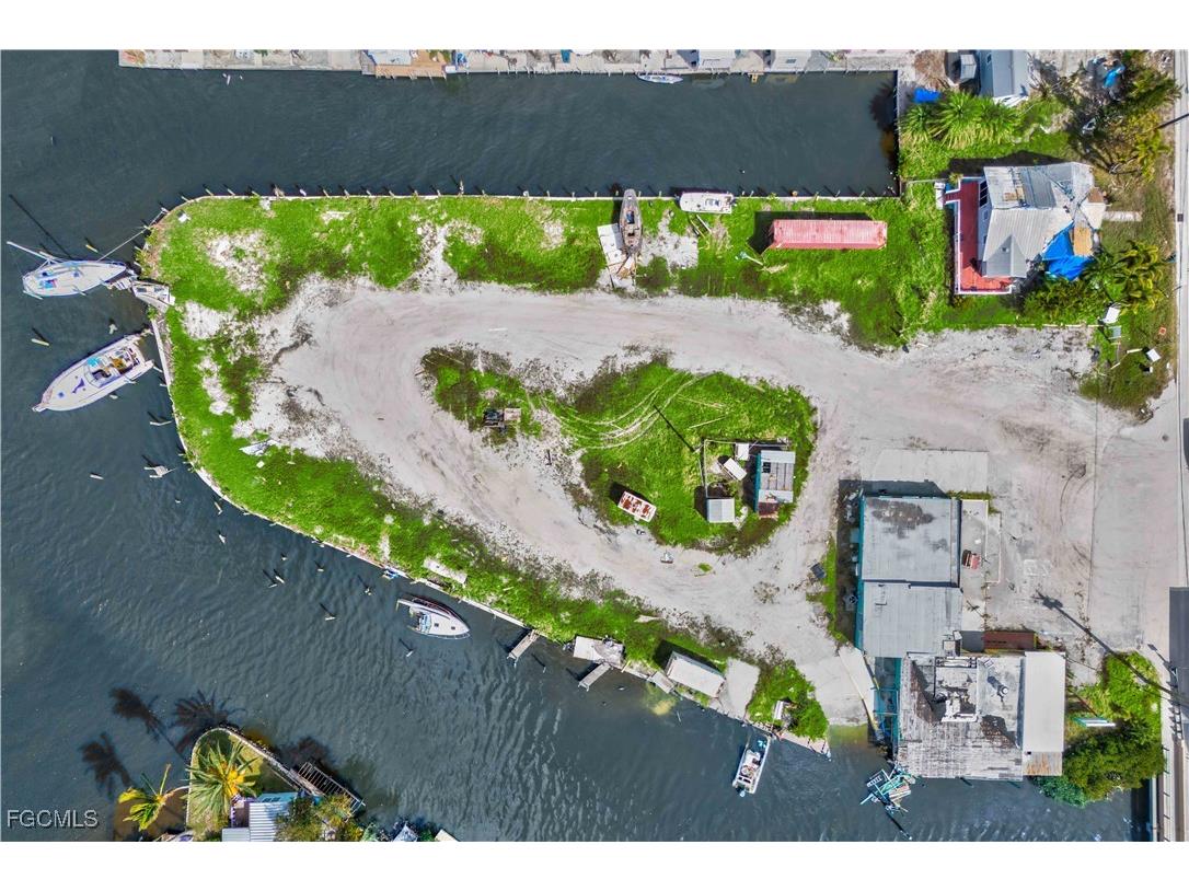 4520 and 4530 Pine Island Road NW Matlacha FL 33993 2025021614 image4