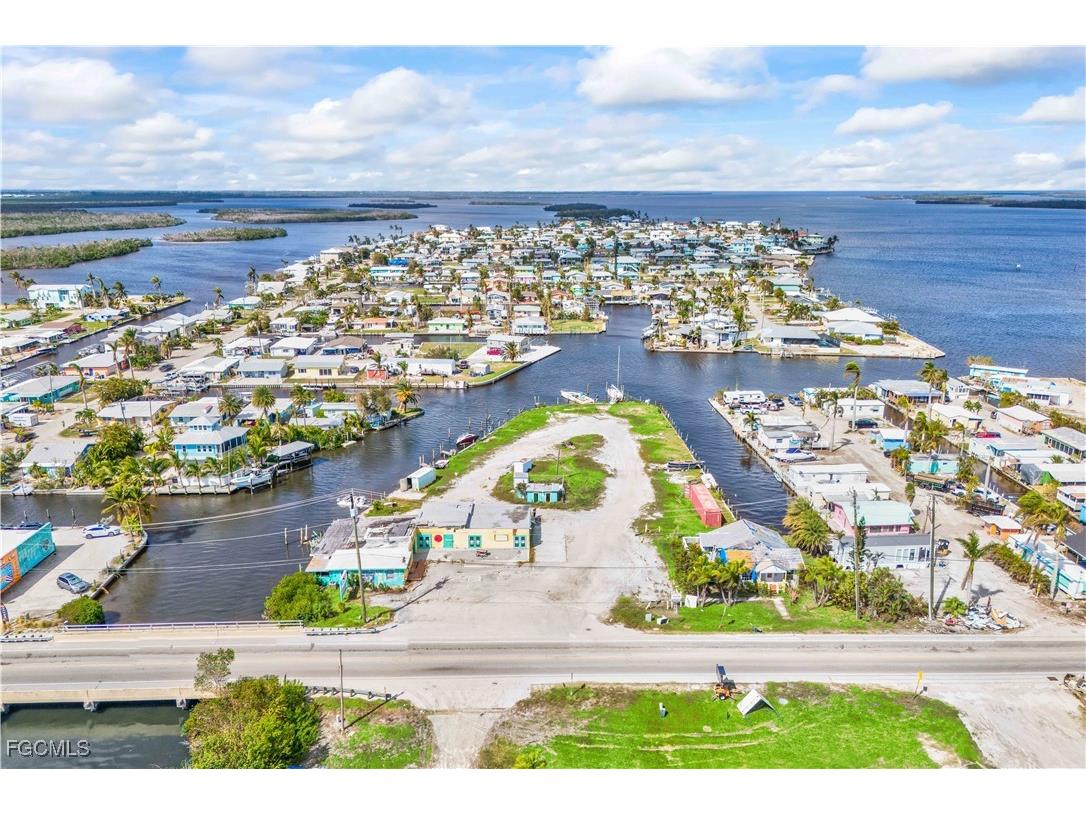 4520 and 4530 Pine Island Road NW Matlacha FL 33993 2025021614 image5