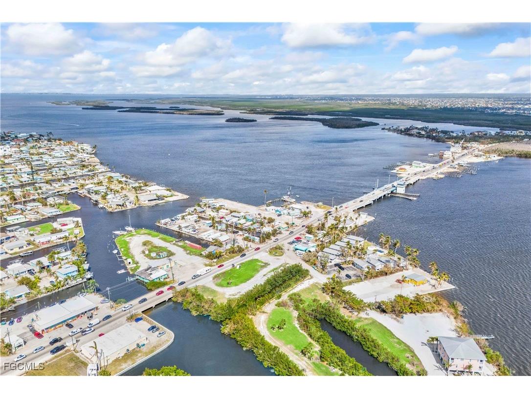 4520 and 4530 Pine Island Road NW Matlacha FL 33993 2025021614 image9