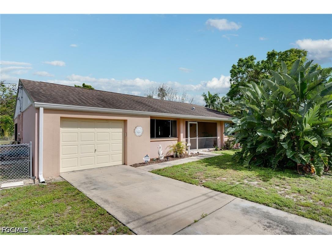 4521 Orchid Boulevard Cape Coral FL 33904 2026016880 image1