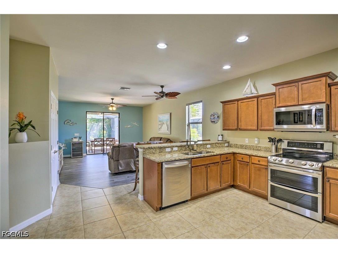 4521 SW 10th Avenue Cape Coral FL 33914 2026017972 image5