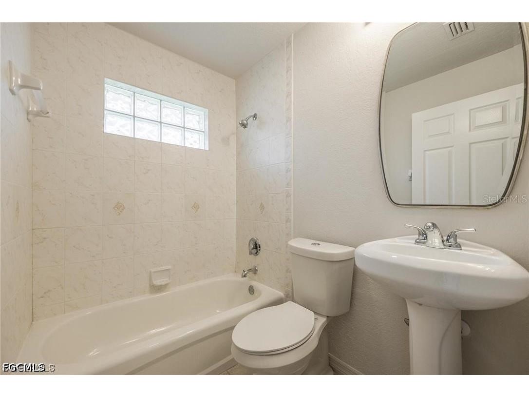 4522 SW 7th Place Cape Coral FL 33914 2026024133 image6