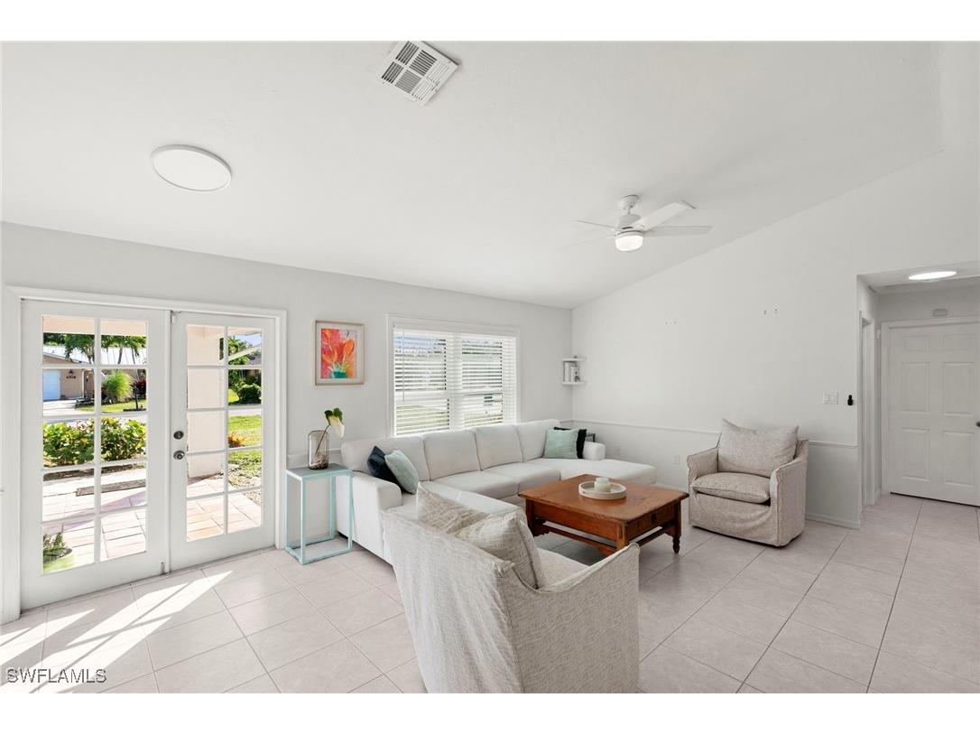 4523 Robin Avenue Naples FL 34104 225081977 image1