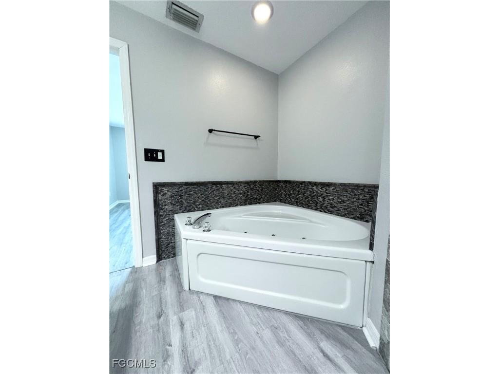 4523 SW 7th Place Cape Coral FL 33914 2025014421 image10