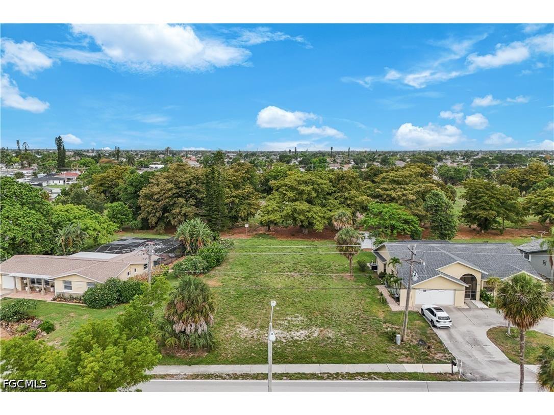 4524 Country Club Boulevard Cape Coral FL 33904 2026025519 image2