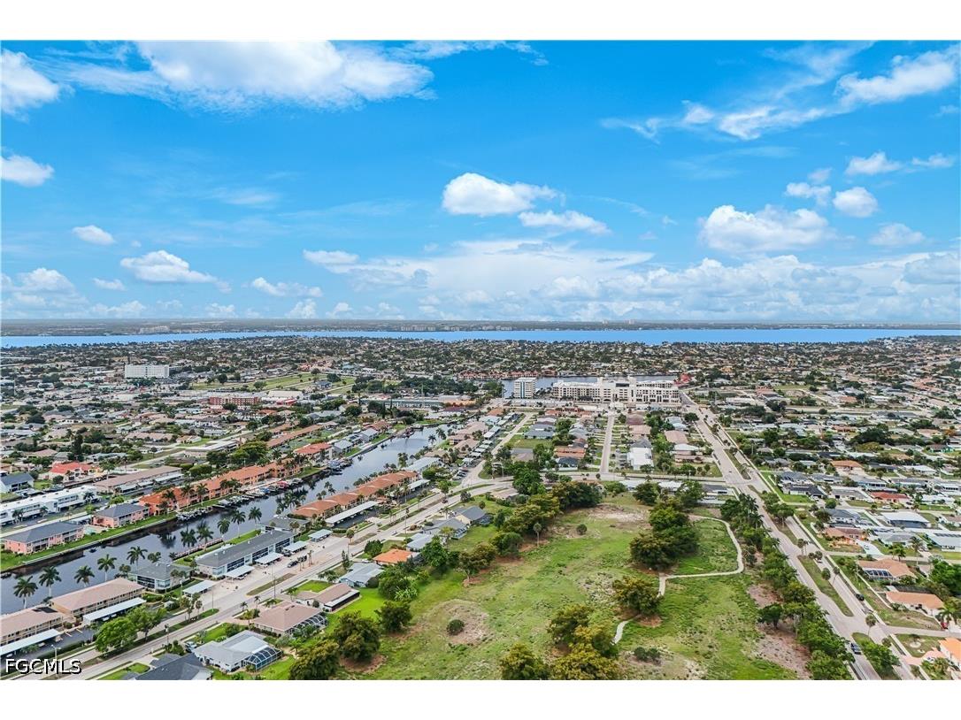 4524 Country Club Boulevard Cape Coral FL 33904 2026025519 image7