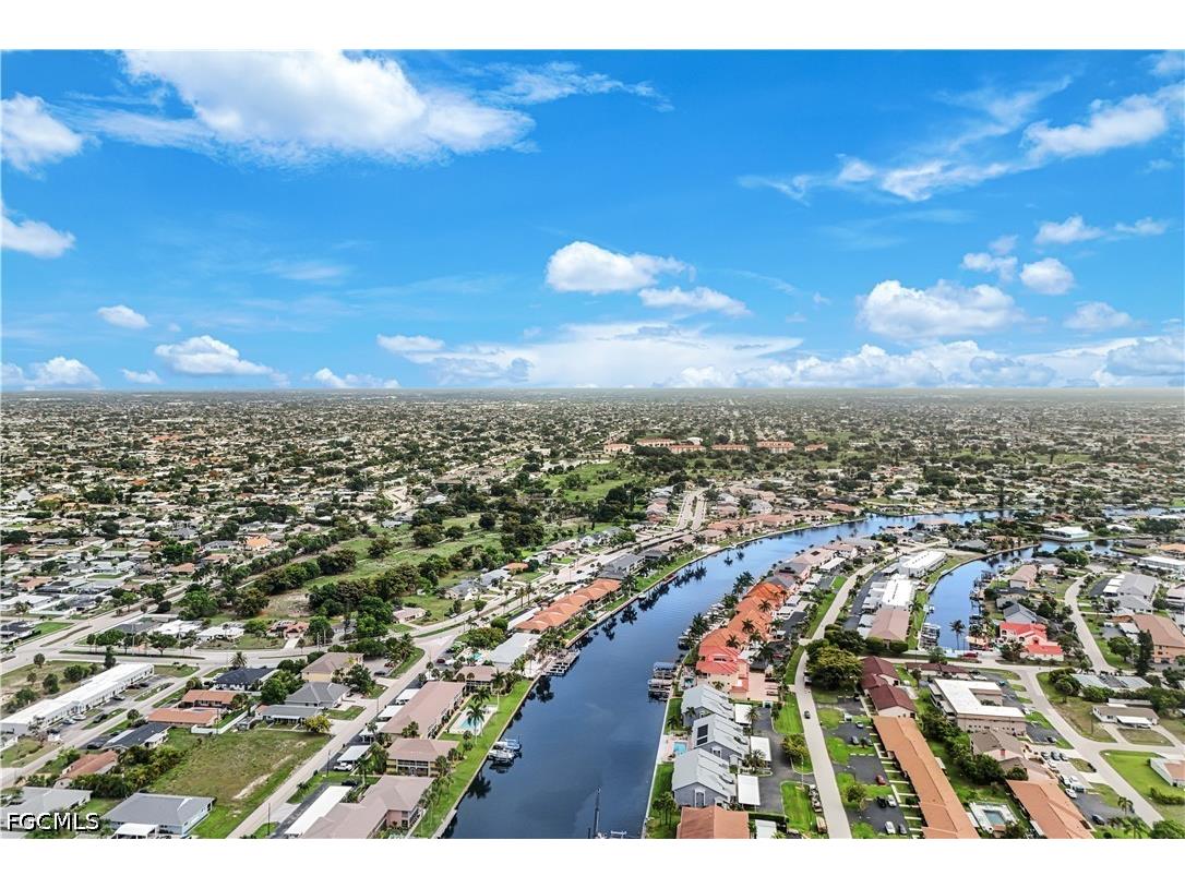 4524 Country Club Boulevard Cape Coral FL 33904 2026025519 image8