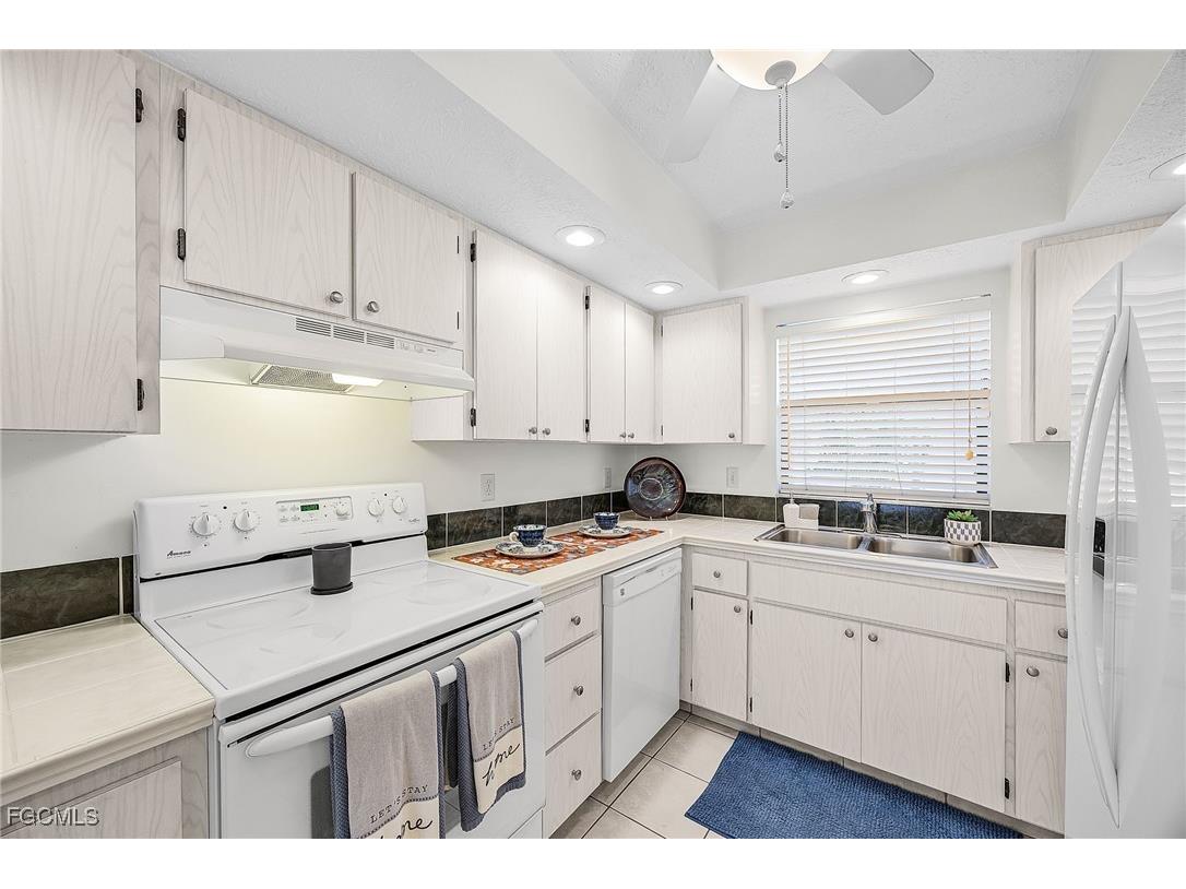 4525 Country Club Boulevard #110 Cape Coral FL 33904 2025013574 image7