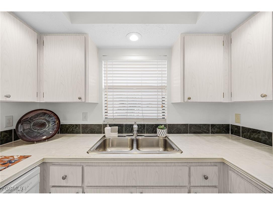 4525 Country Club Boulevard #110 Cape Coral FL 33904 2025013574 image8