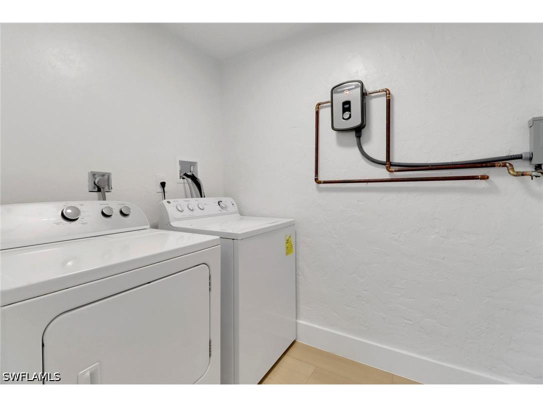 4525 Fluvia Avenue Naples FL 34103 226015623 image24