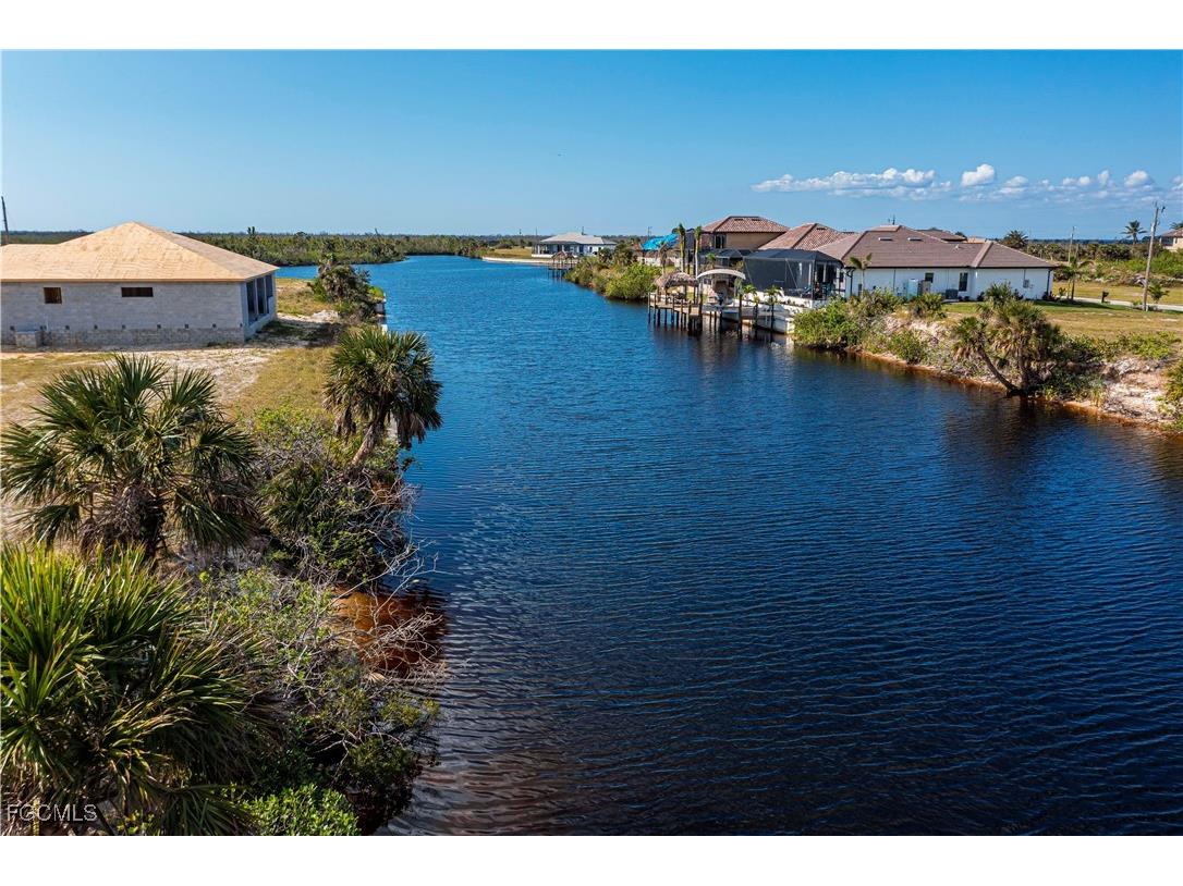 4527 NW 35th Terrace Cape Coral FL 33993 2025025124 image1