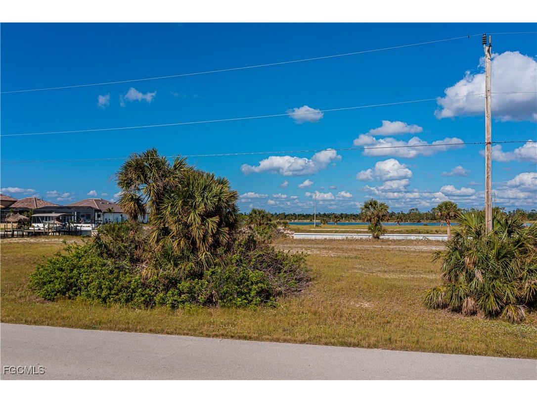 4527 NW 35th Terrace Cape Coral FL 33993 2025025124 image10