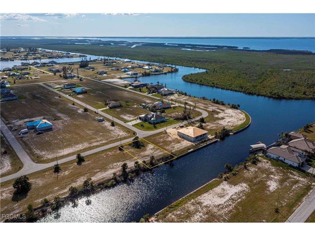 4527 NW 35th Terrace Cape Coral FL 33993 2025025124 image2