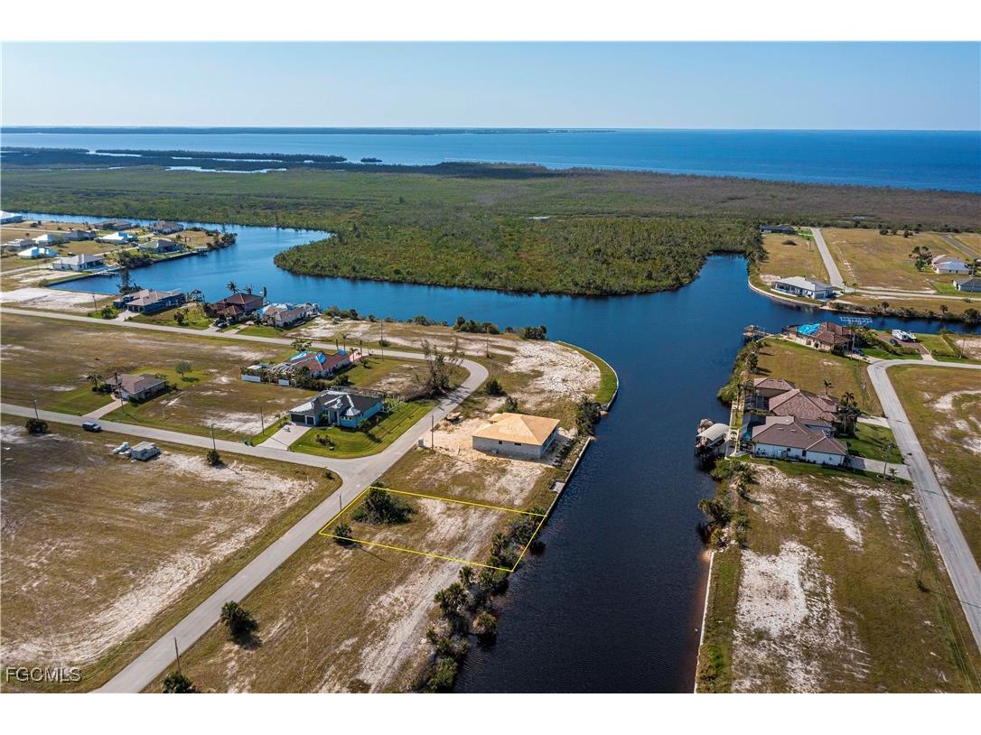 4527 NW 35th Terrace Cape Coral FL 33993 2025025124 image3