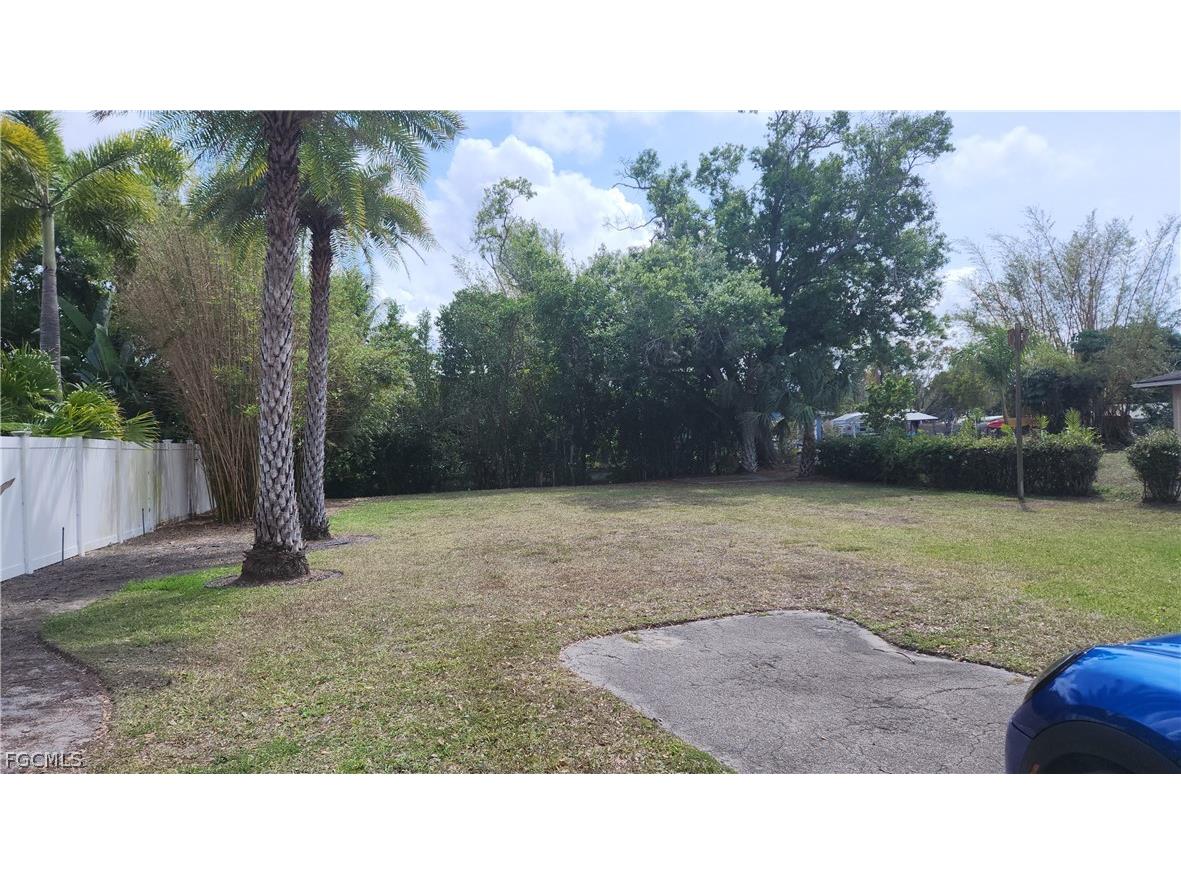 4528 E Riverside Drive Fort Myers FL 33905 2026012056 image1