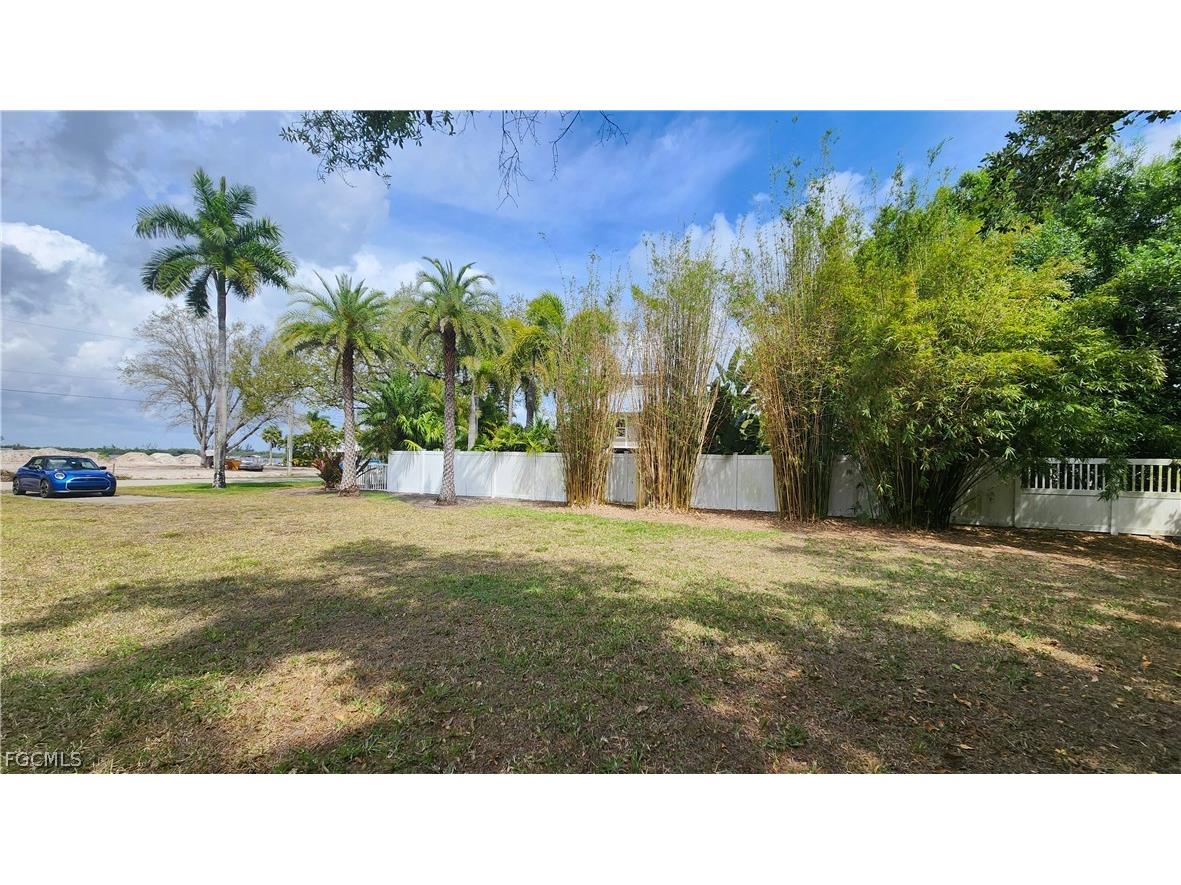 4528 E Riverside Drive Fort Myers FL 33905 2026012056 image11