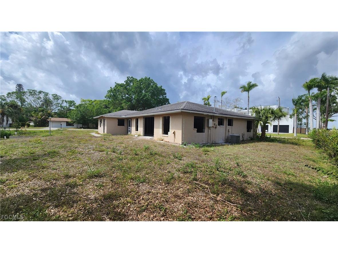 4528 E Riverside Drive Fort Myers FL 33905 2026012056 image14