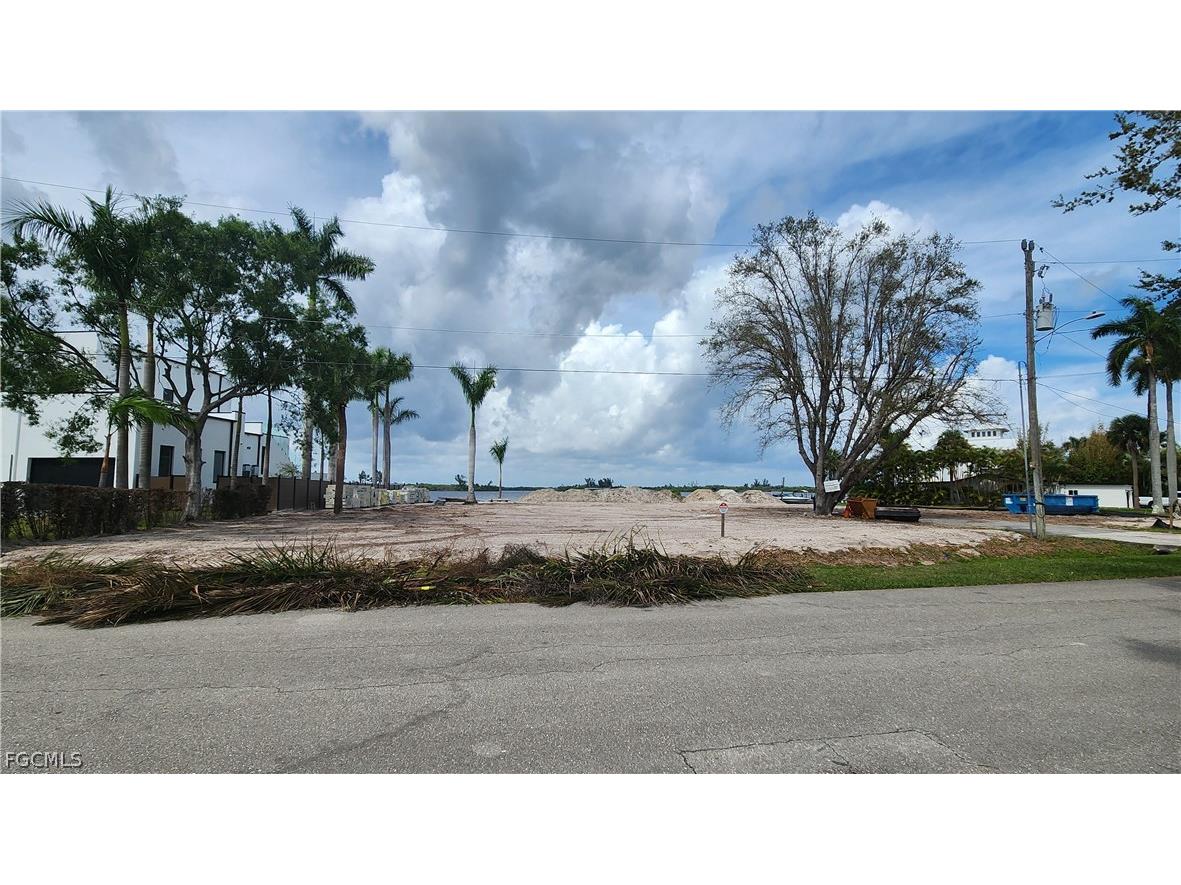 4528 E Riverside Drive Fort Myers FL 33905 2026012056 image4