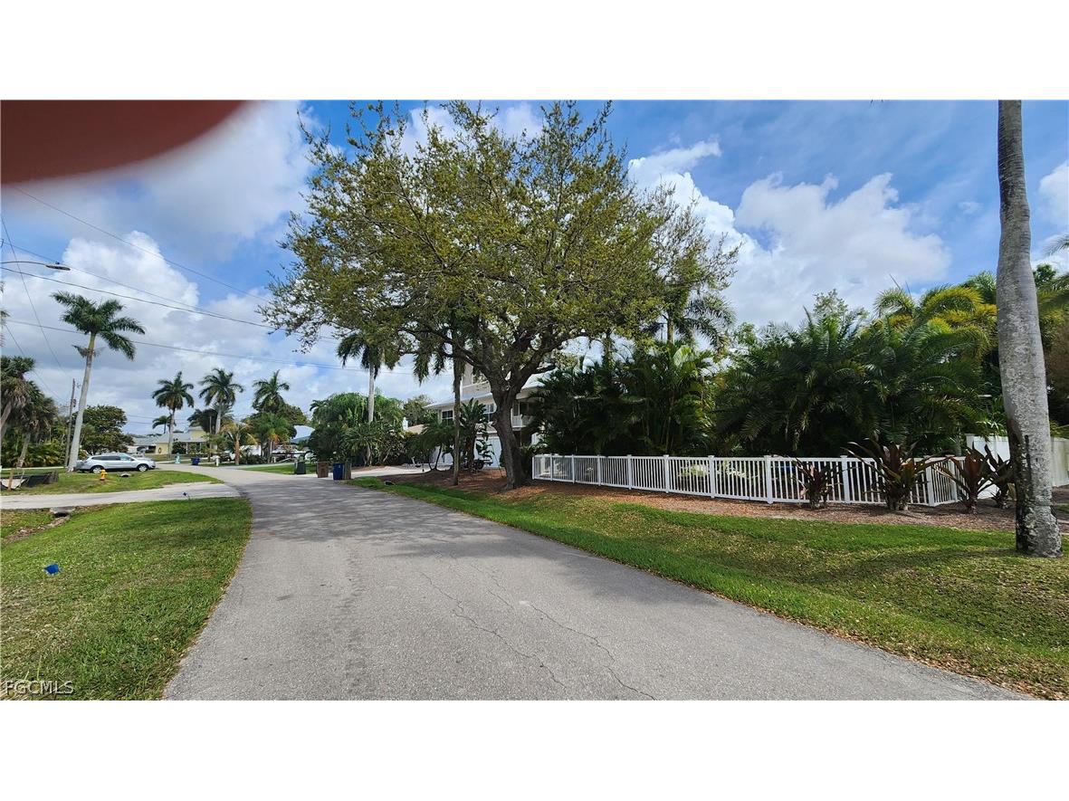 4528 E Riverside Drive Fort Myers FL 33905 2026012056 image6