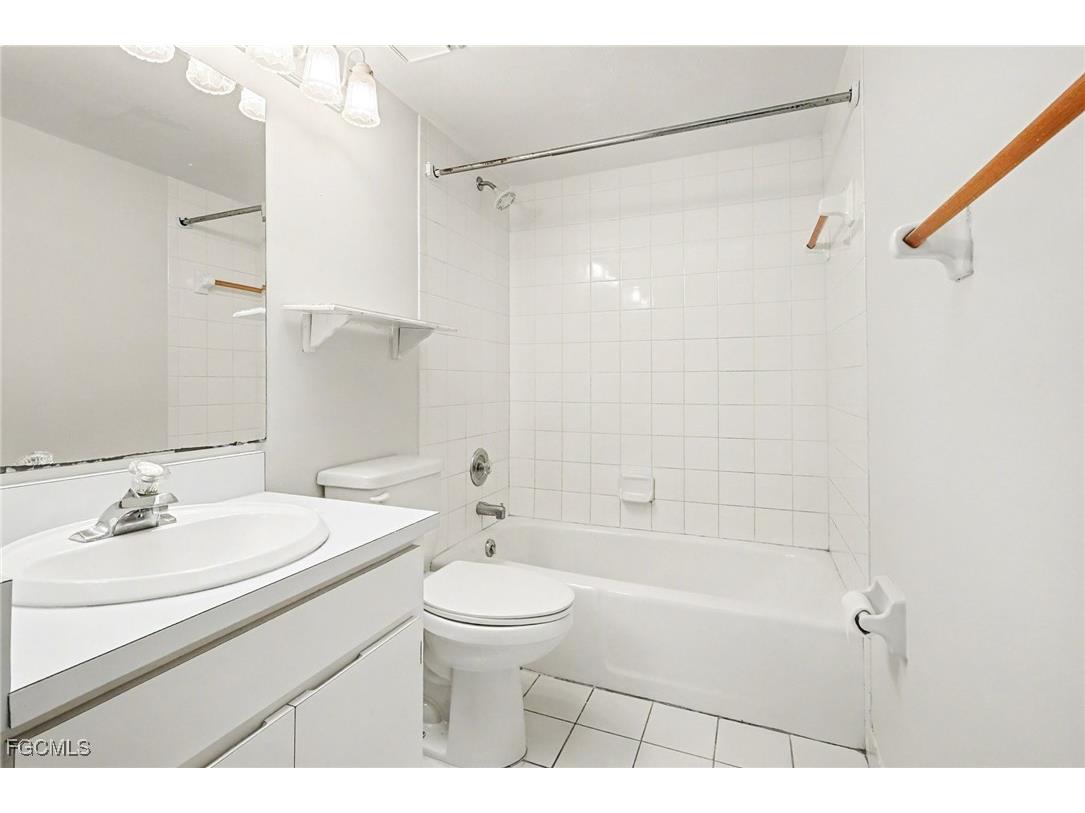 4528 SE 5th Place #8 Cape Coral FL 33904 2025024830 image11