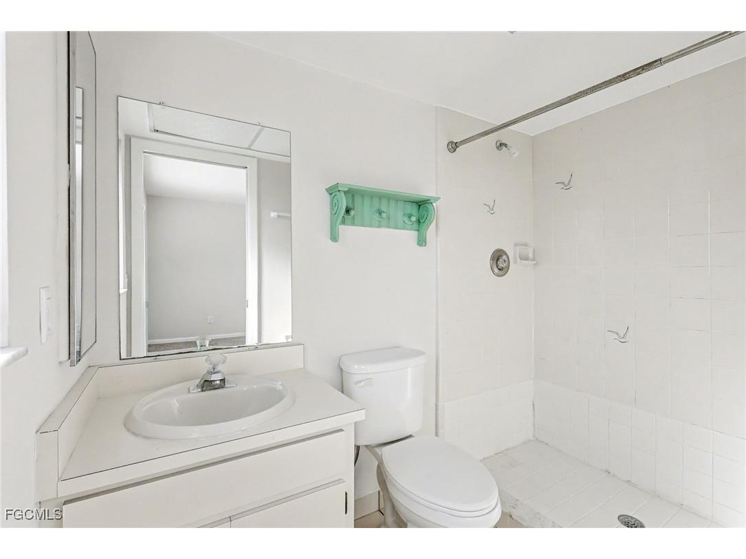 4528 SE 5th Place #8 Cape Coral FL 33904 2025024830 image8
