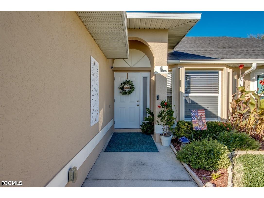 4528 SW 7th Place Cape Coral FL 33914 2026014927 image1