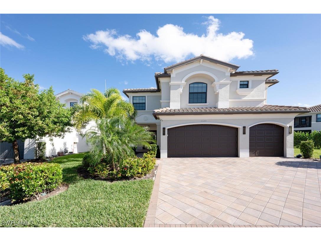 4529 Kensington Circle Naples FL 34119 223093620 image1