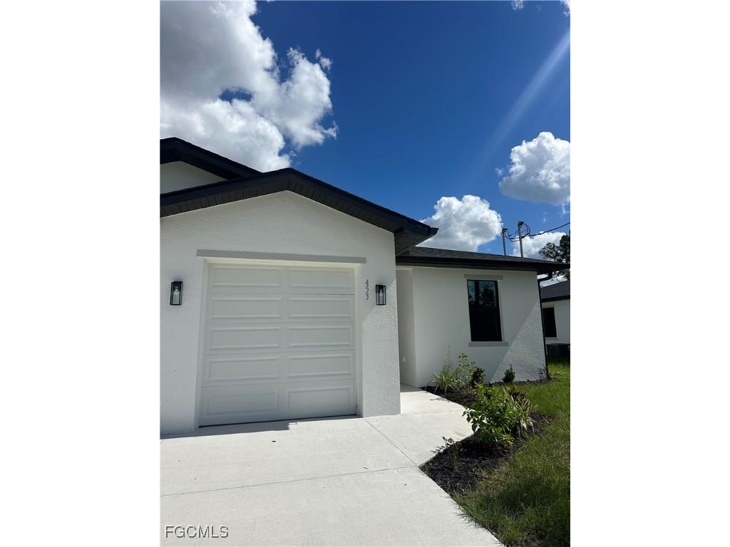 453 Bell Boulevard S Lehigh Acres FL 33974 2025016833 image1