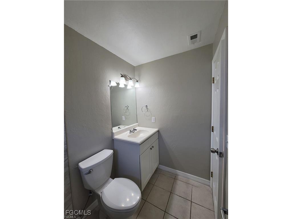 4530 SW 7th Place #B Cape Coral FL 33914 2025016808 image9